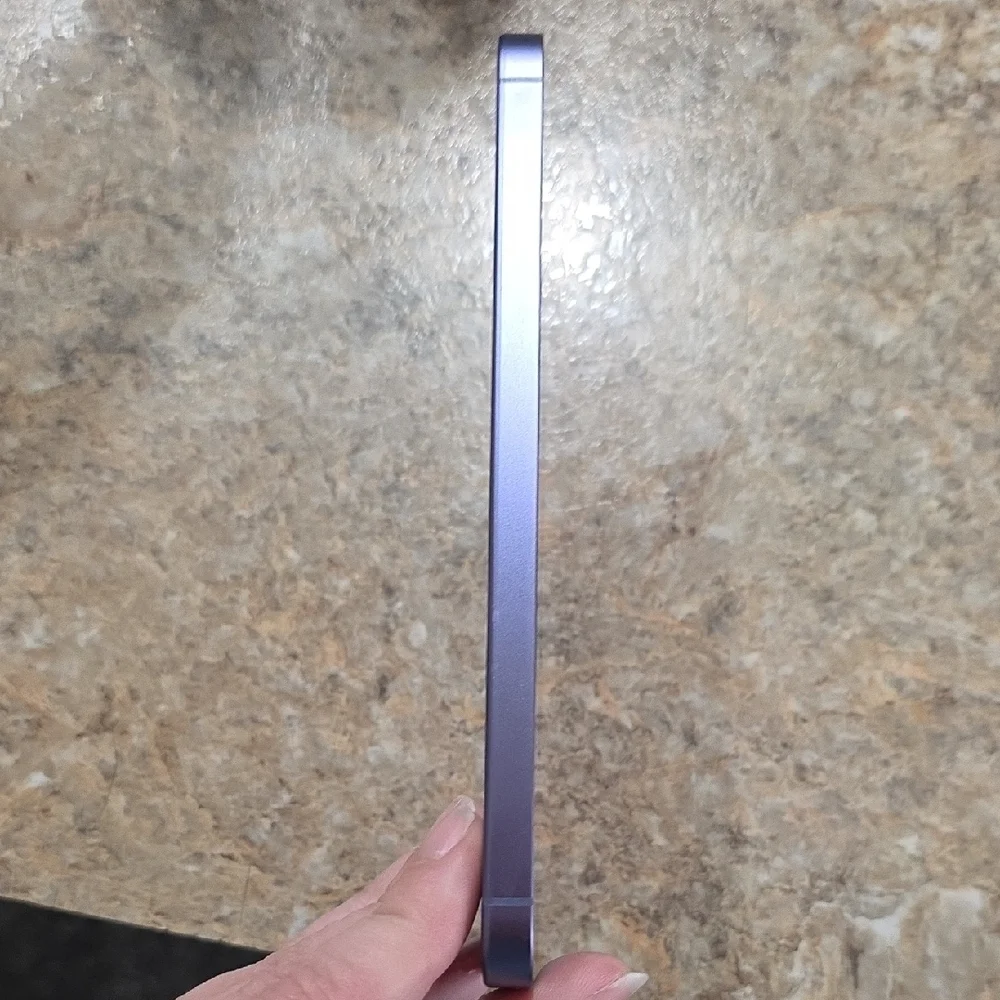 Samsung Galaxy 24+ Wuth Sparkle Case, Like New
